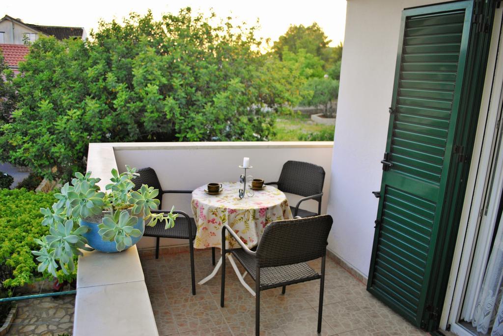 Apartments Buljevic Vrboska Room photo