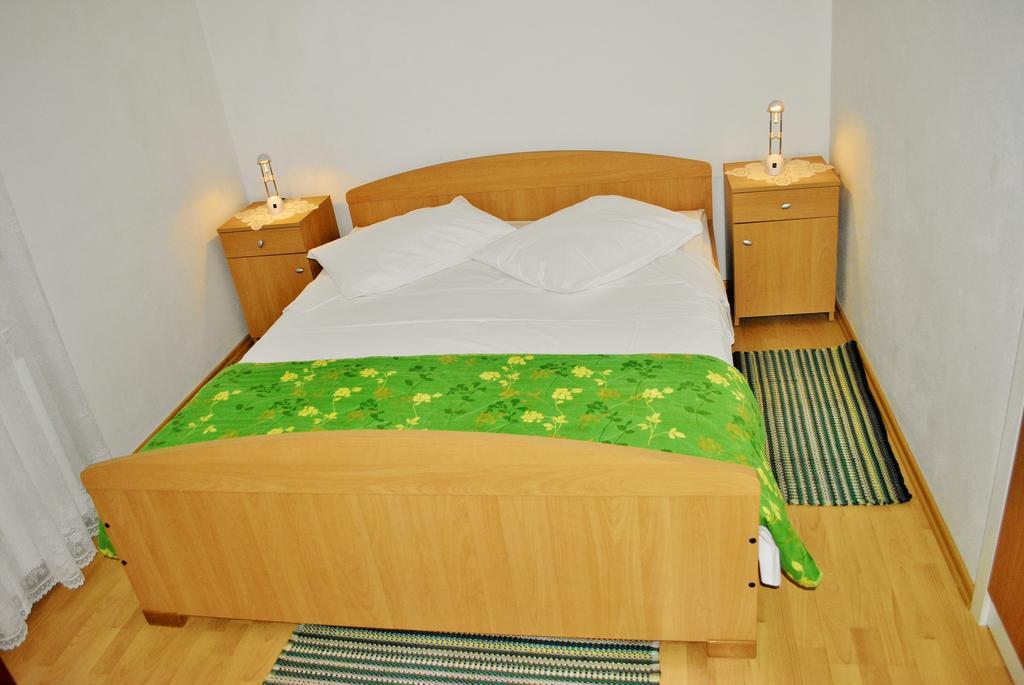 Apartments Buljevic Vrboska Room photo
