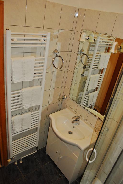 Apartments Buljevic Vrboska Room photo