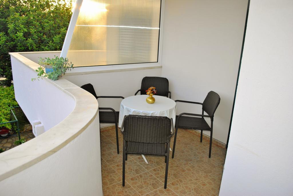 Apartments Buljevic Vrboska Exterior photo